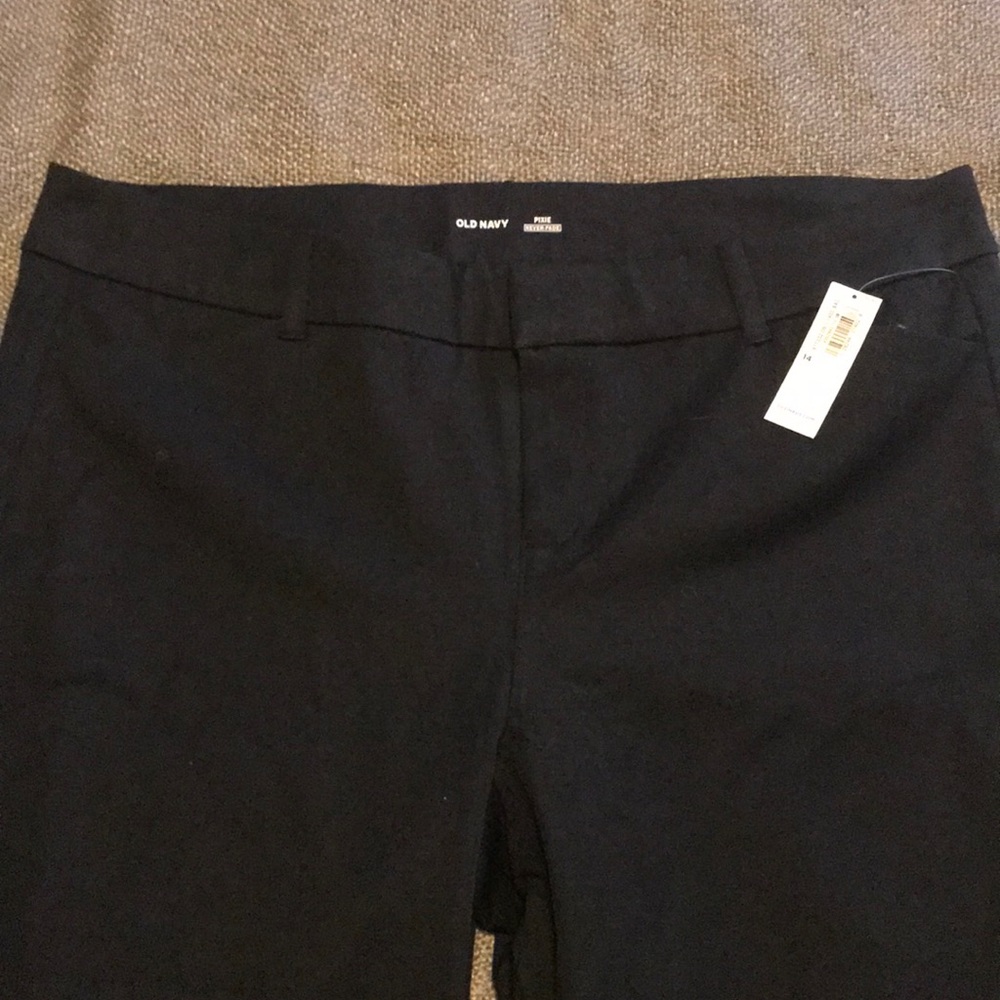 Old Navy NWT pixie pant, size 14